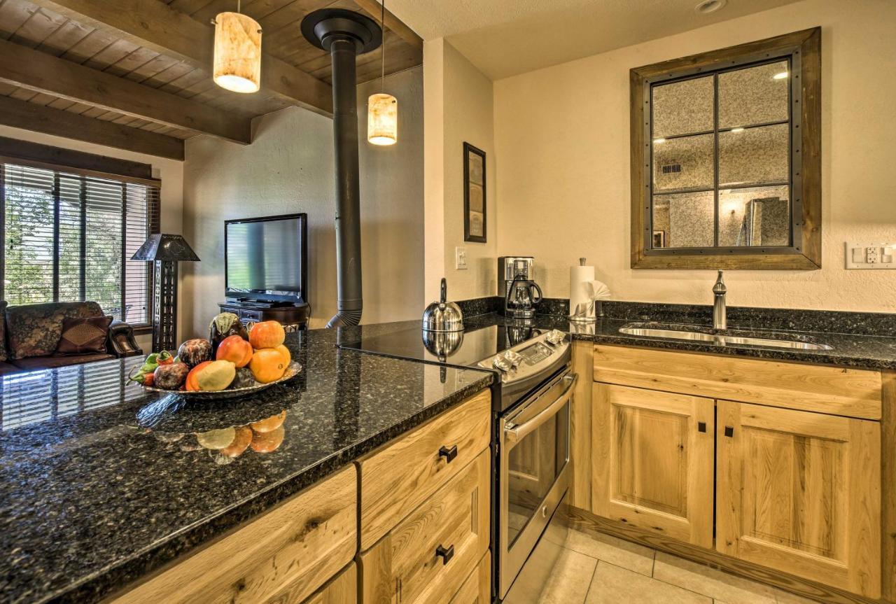 Adobe-Style Abode With Amenities - Walk To Plaza! Apartment ซานตาเฟ ภายนอก รูปภาพ