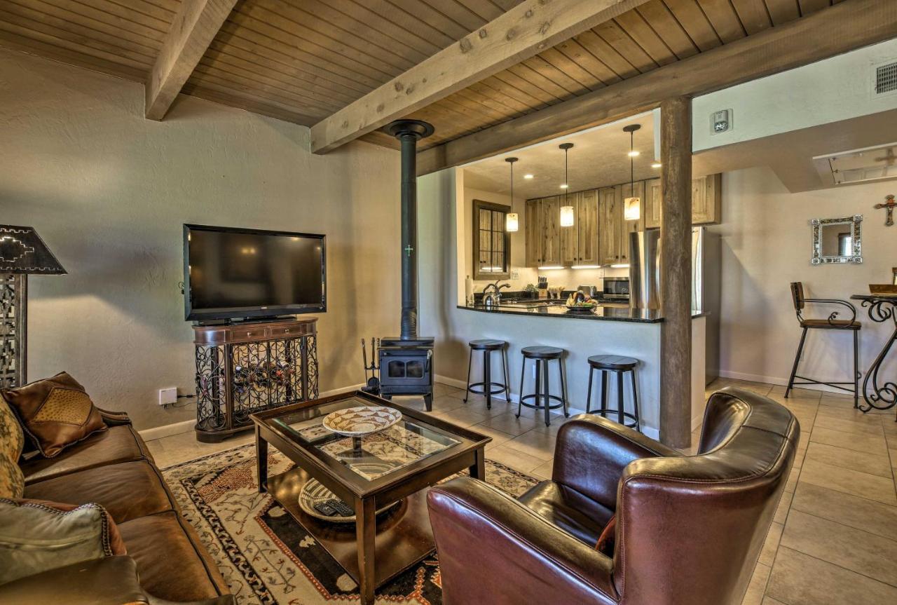 Adobe-Style Abode With Amenities - Walk To Plaza! Apartment ซานตาเฟ ภายนอก รูปภาพ