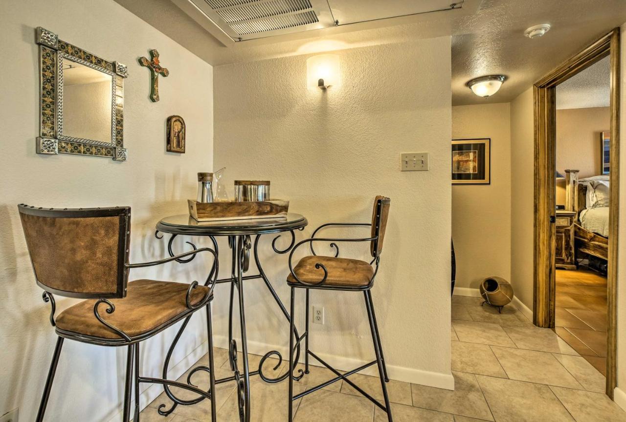 Adobe-Style Abode With Amenities - Walk To Plaza! Apartment ซานตาเฟ ภายนอก รูปภาพ